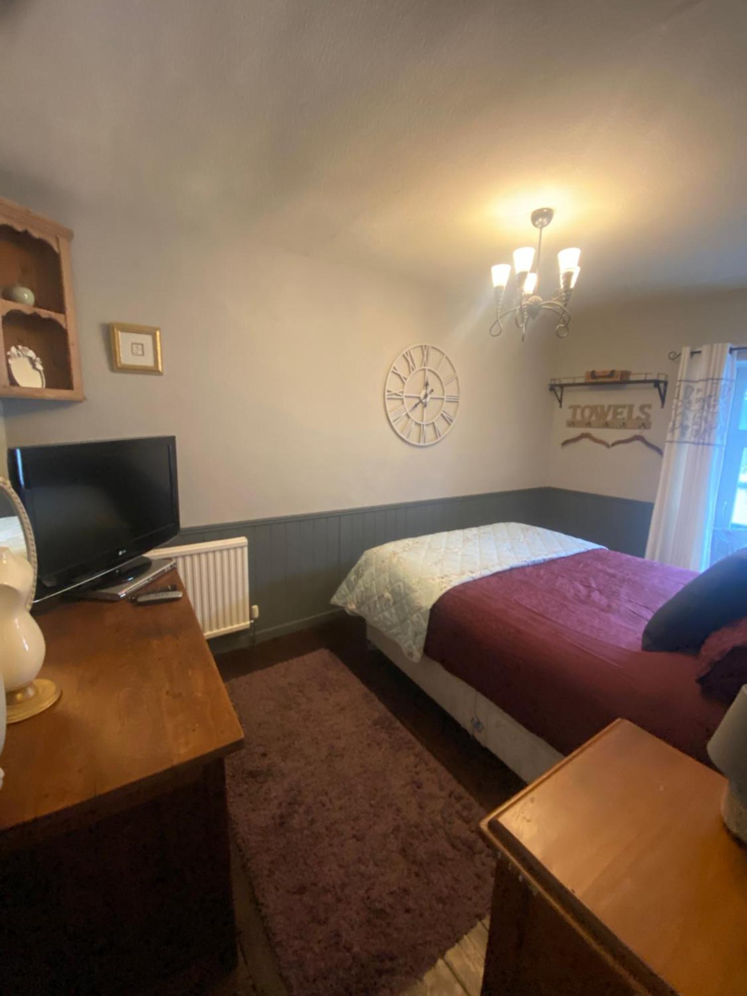 3 Bed Town House Llandeilo Carmarthenshire Villa Ngoại thất bức ảnh